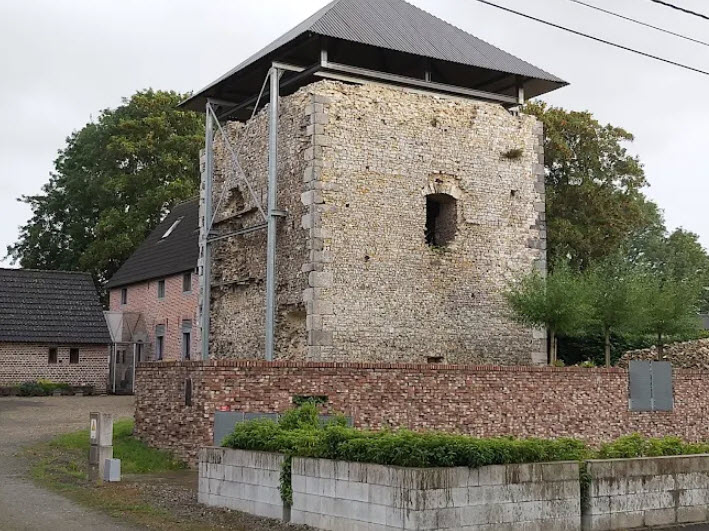 Donjon de Limont XIIIe s., Belgium
